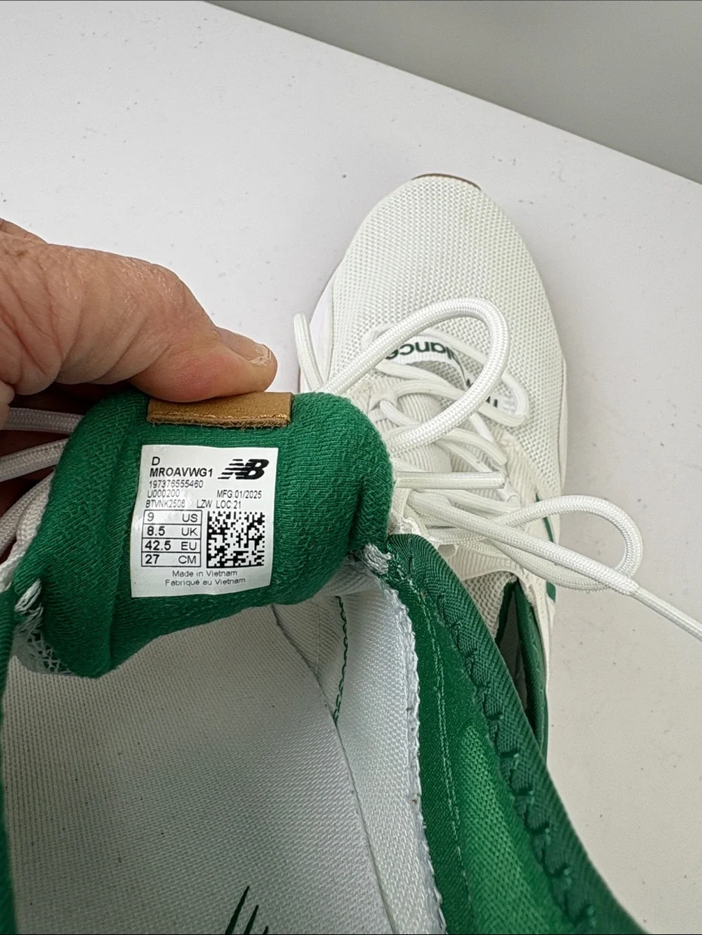 🔔 New Balance White Sneakers with Green Accents and Gum Outsole